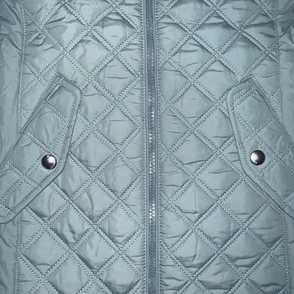 Vest - Picture 4 of 8